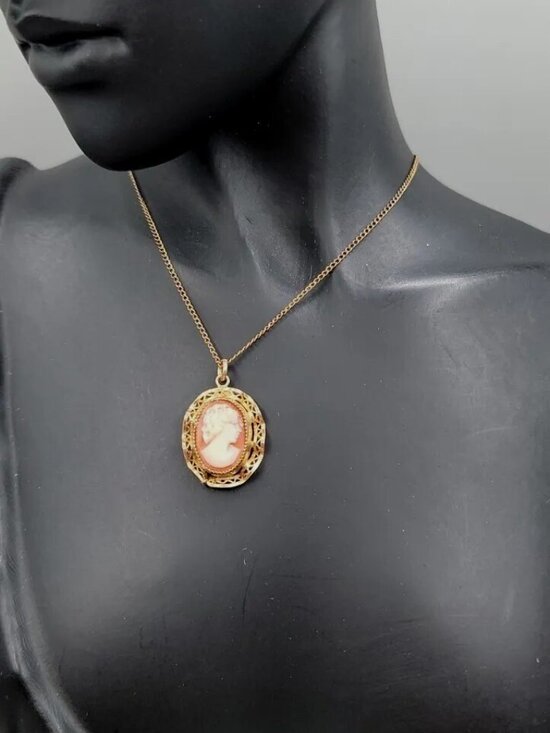 Van Dell Jewelry - Vintage Van Dell 12kgf Cameo Pendant Necklace Ruffled Open Metalwork Frame 16"